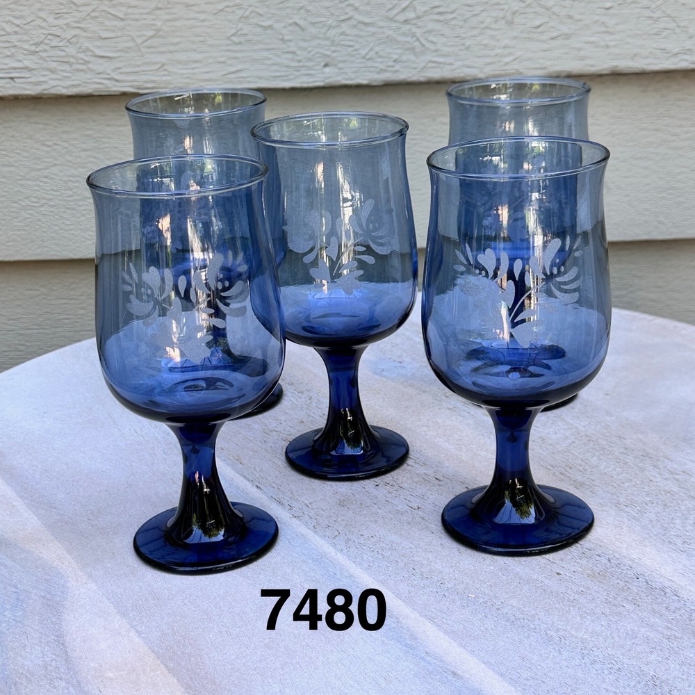 Pfaltzgraff Yorktowne Blue Footed Goblet Set of 5 Vintage 70s 80s Etched 6.25"
